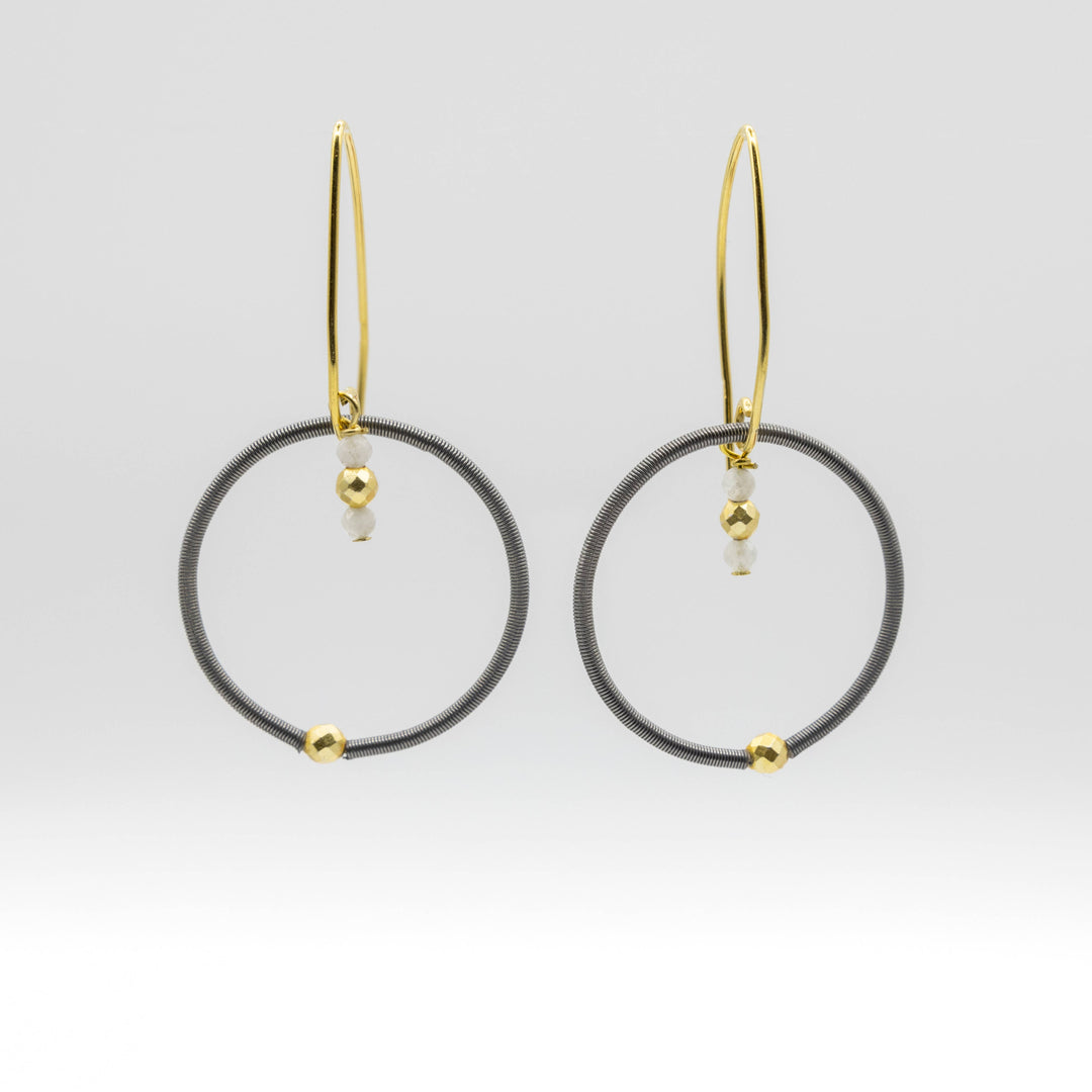 948 MOONSTONE-E wire loop earring with moonstone drop