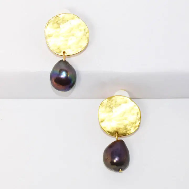 Coin clip with peacock black pearl drop