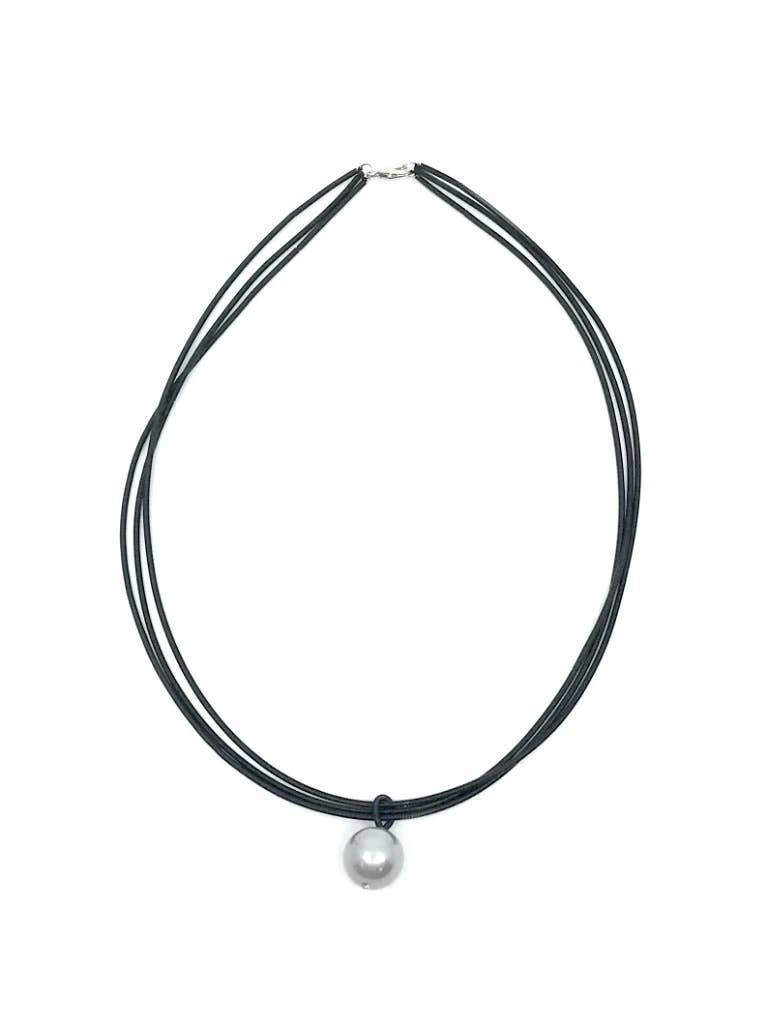 Sea Lily - 872 - Black 3 Strand PW N with Gray Pearl