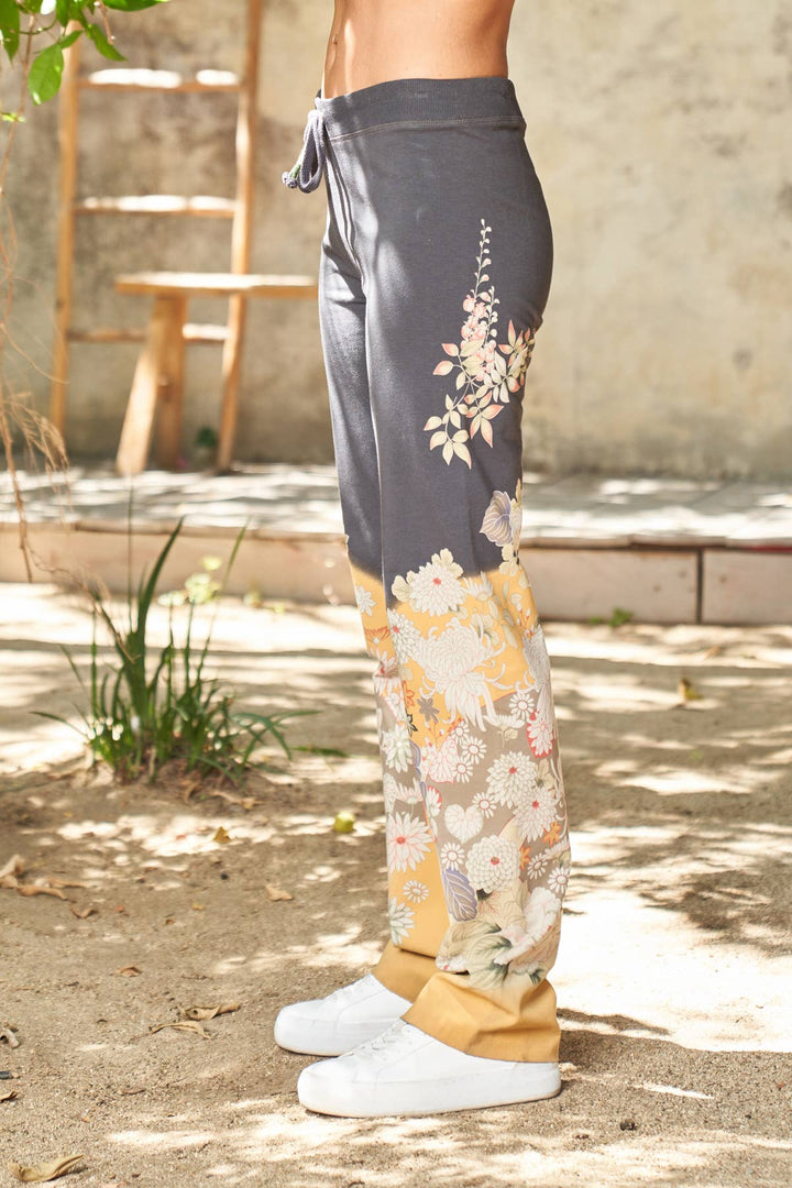 Floral Print Pant : Charcoal / M