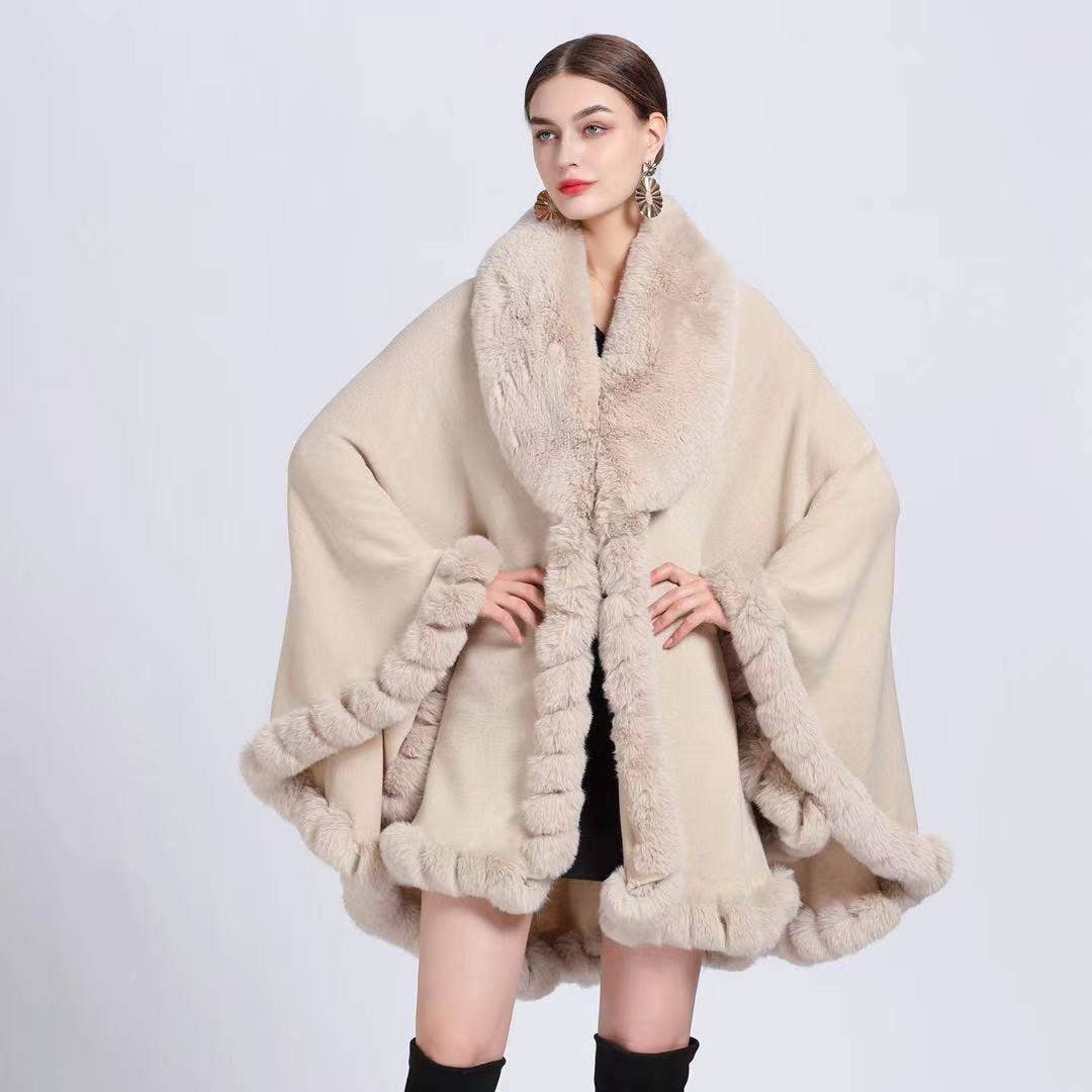 628 Soft super snuggling poncho with faux fur trim details: Pink