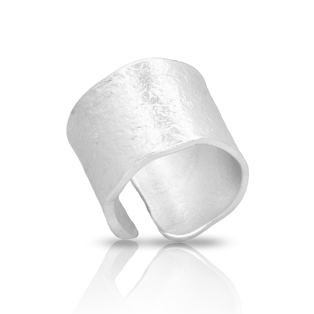 Textured cigar band ring: Silver