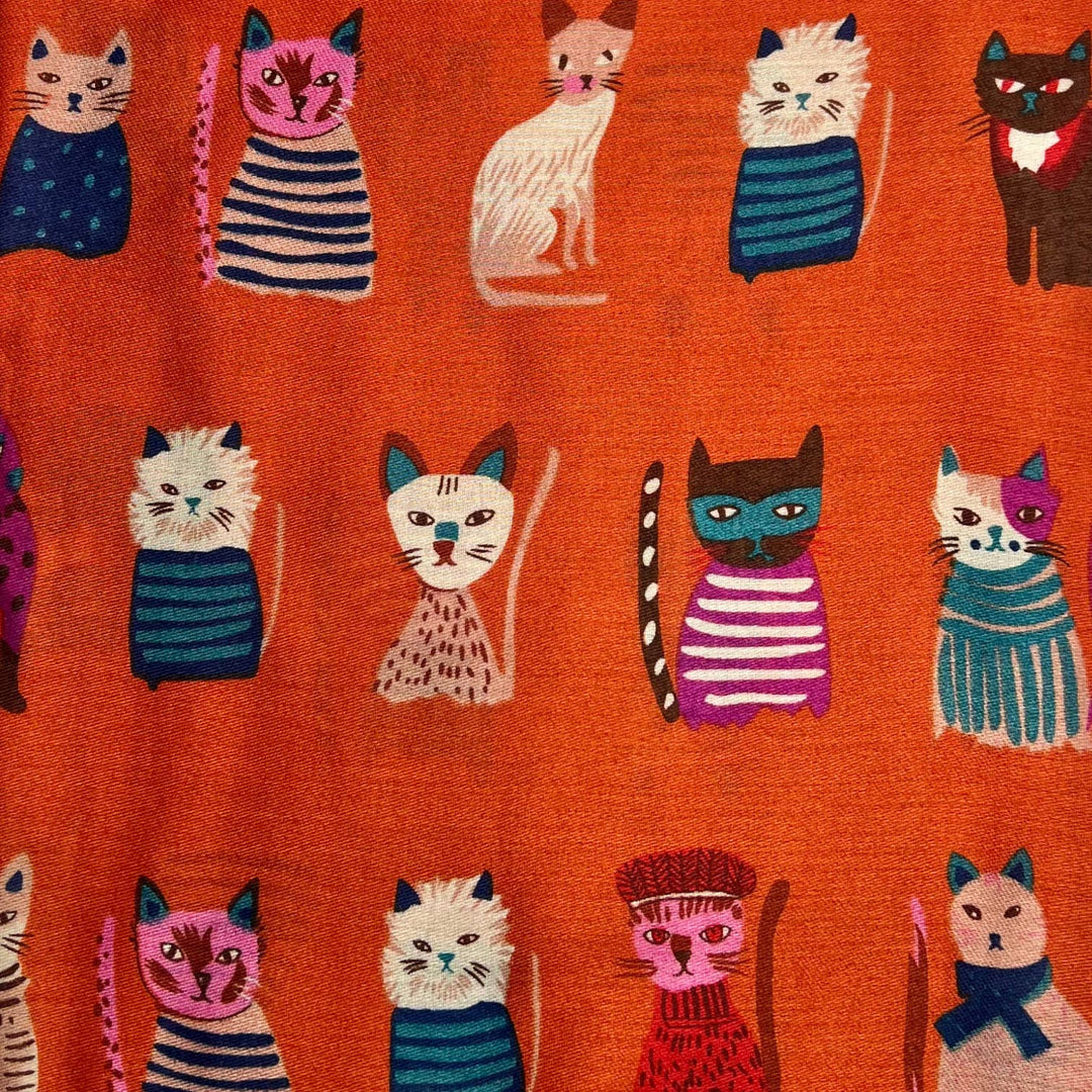 Cat with costumes print: Cream