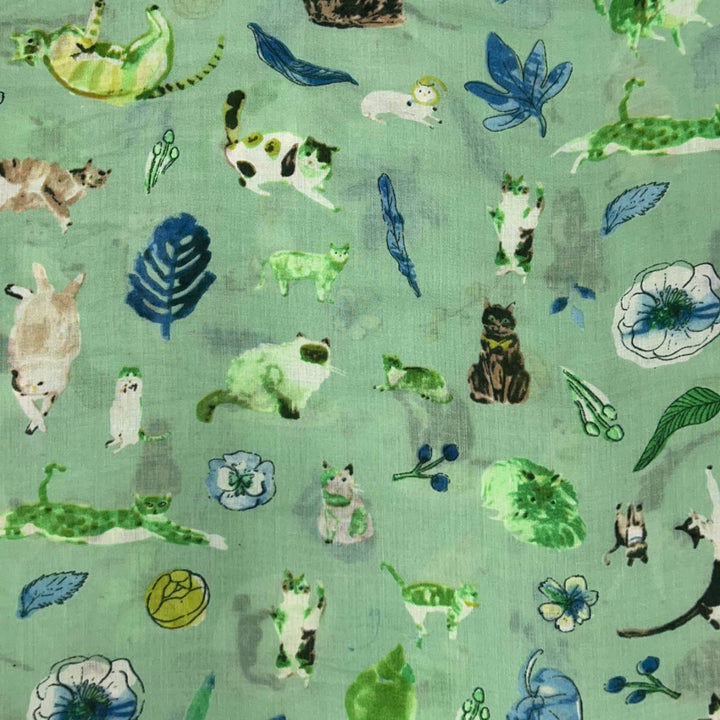 Animal cat print on scarf: Beige