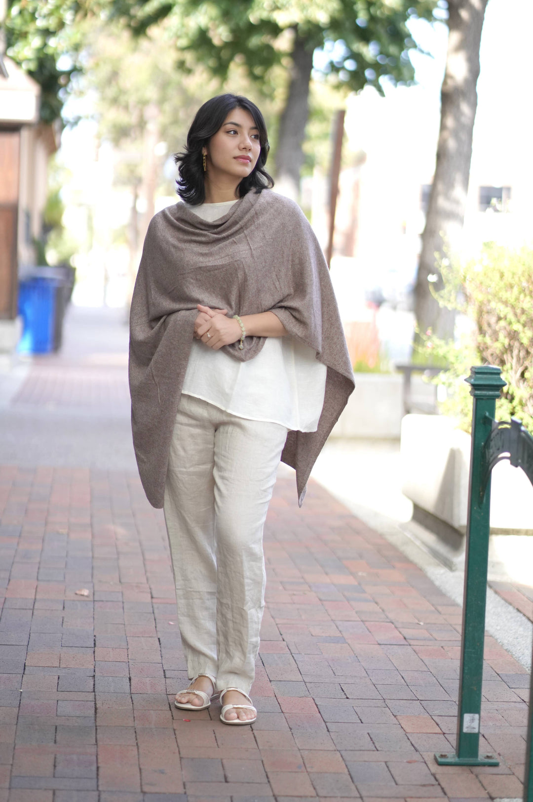 Dolma - Cashmere Poncho Mocha : Mocha