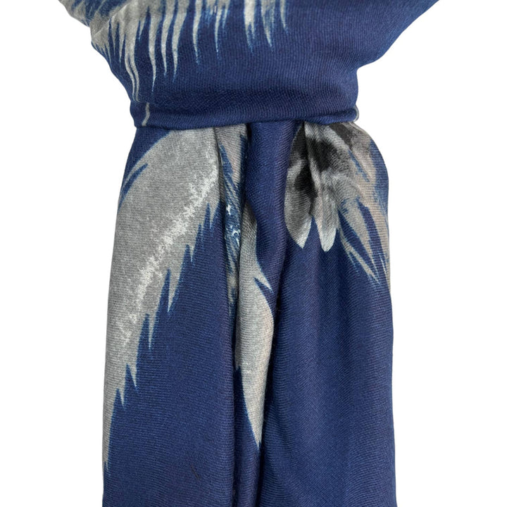 Dusty miller flower scarf: Cream