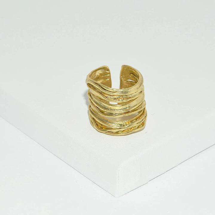 Brushed Ribbon Ring: Silver