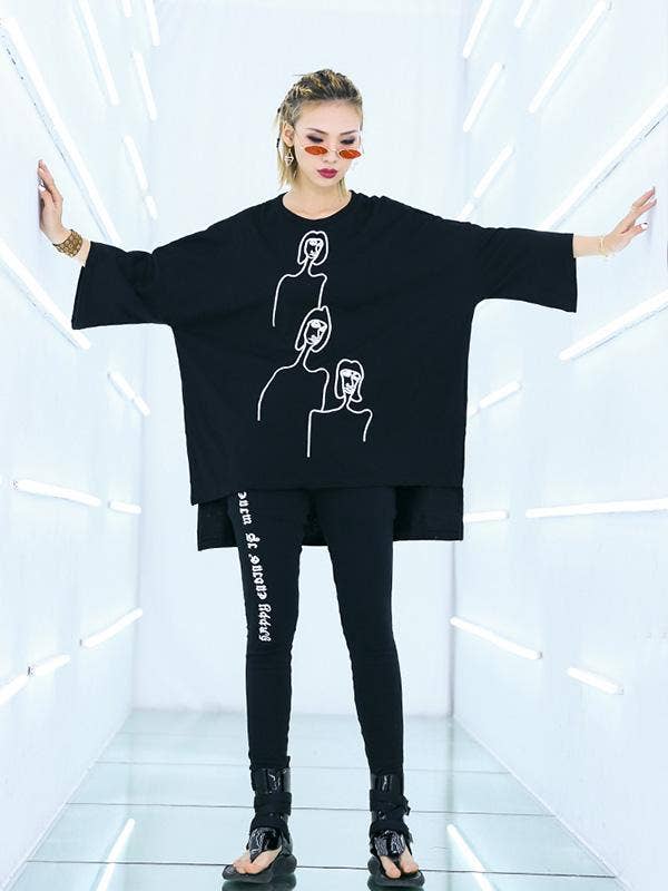 Embroidered Black&White Loose Round-Neck T-Shirt: BLACK / FREE SIZE