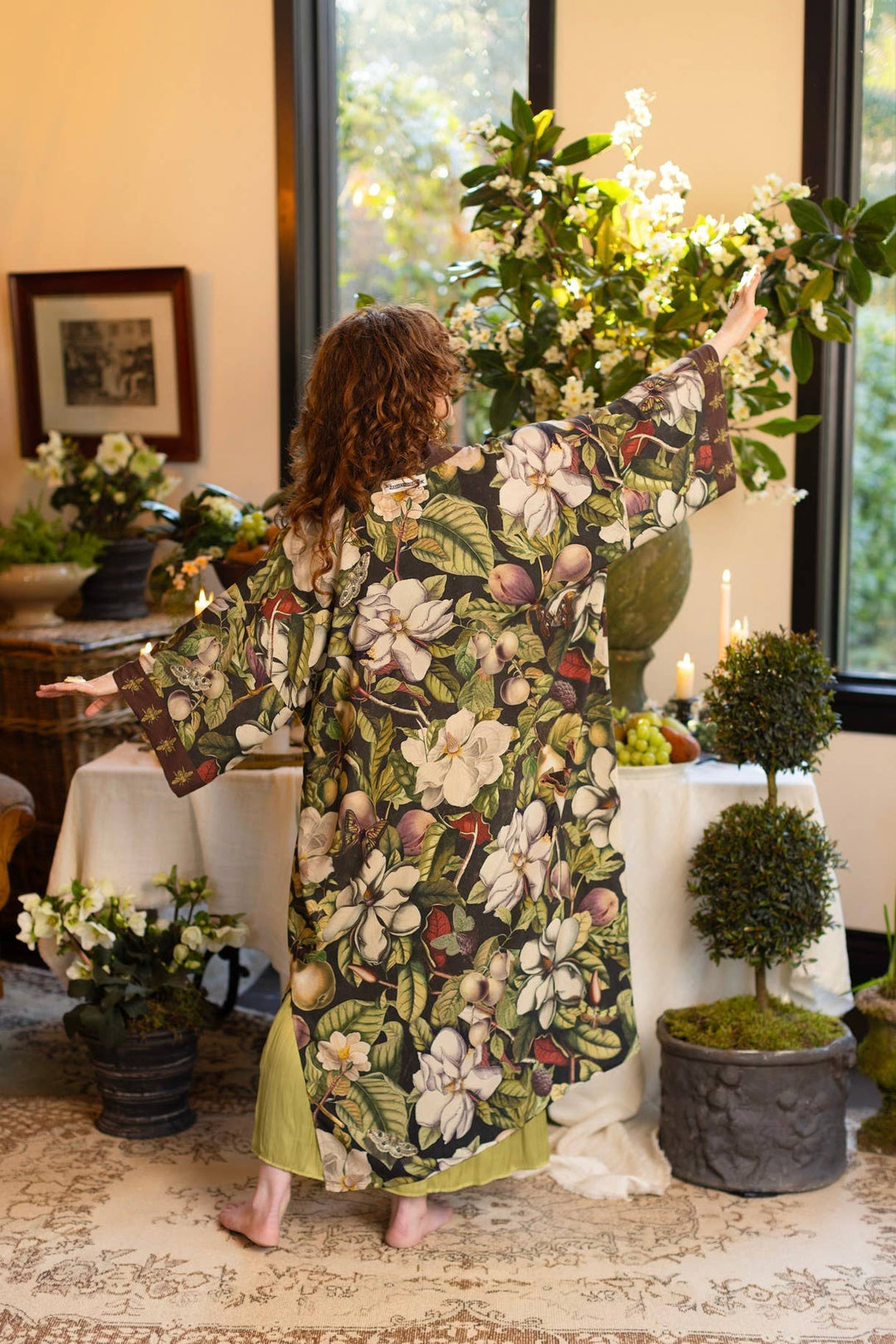 Fleur De Lune Opera  Kimono / Florals & Bees