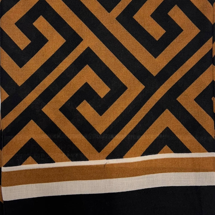 maze print scarf fringes: Black