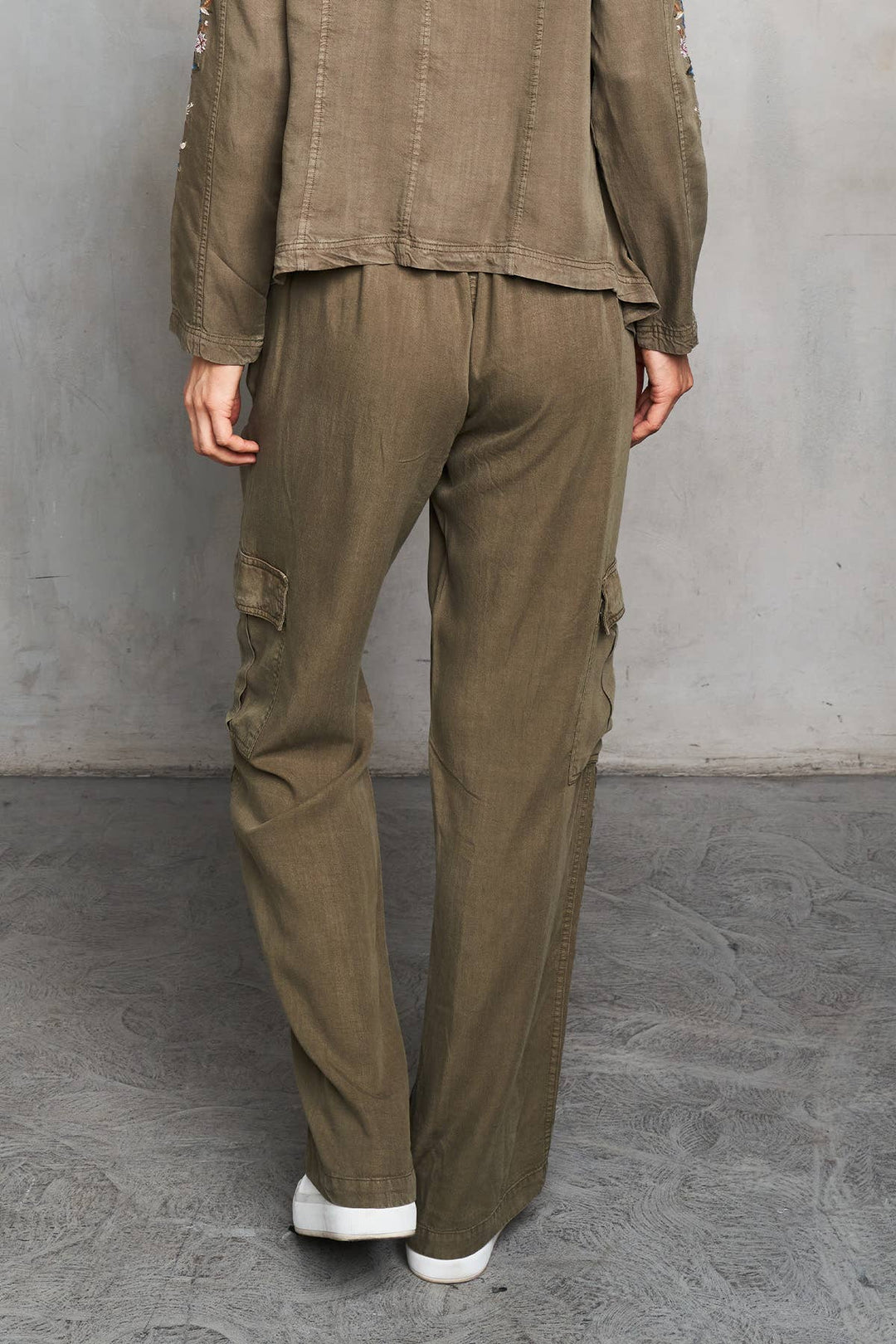 5522 Embr Cargo Pant: Black / M