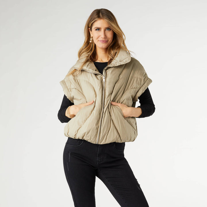 Cropped Puffer Vest: Black / S/M