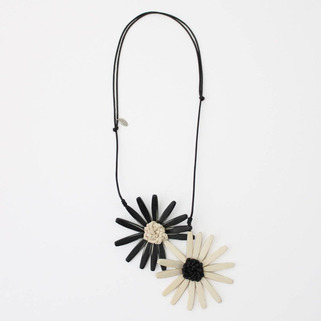 Black and White Flower  Necklace