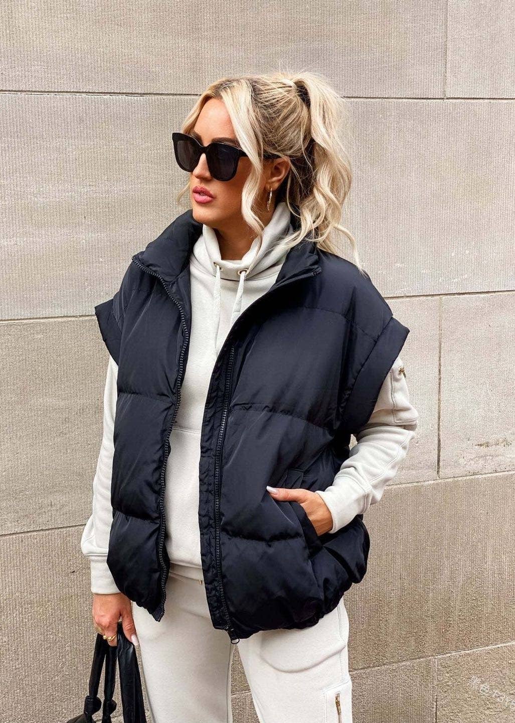 Puffer vest: Black / M