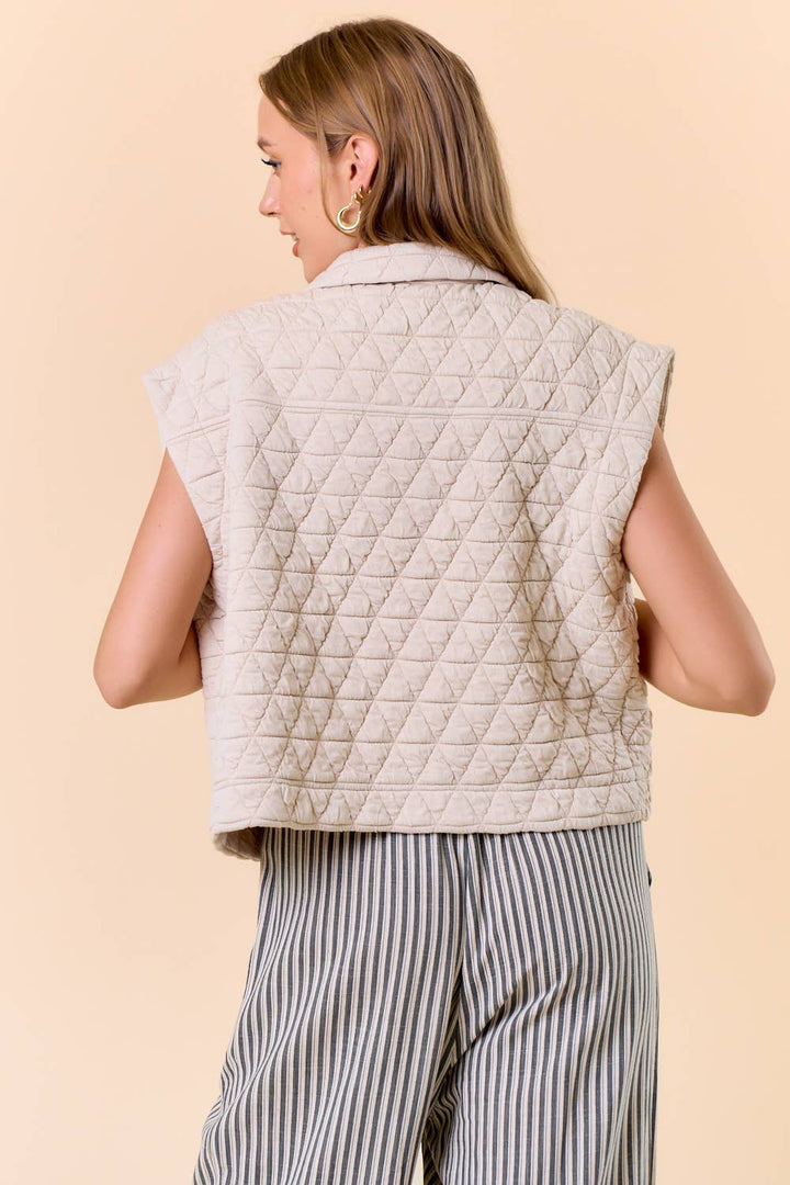 Doe and Rae - QUILTED POINT COLLAR FLAP PATCHED POCKET VEST - 10626J-1: OAT / S