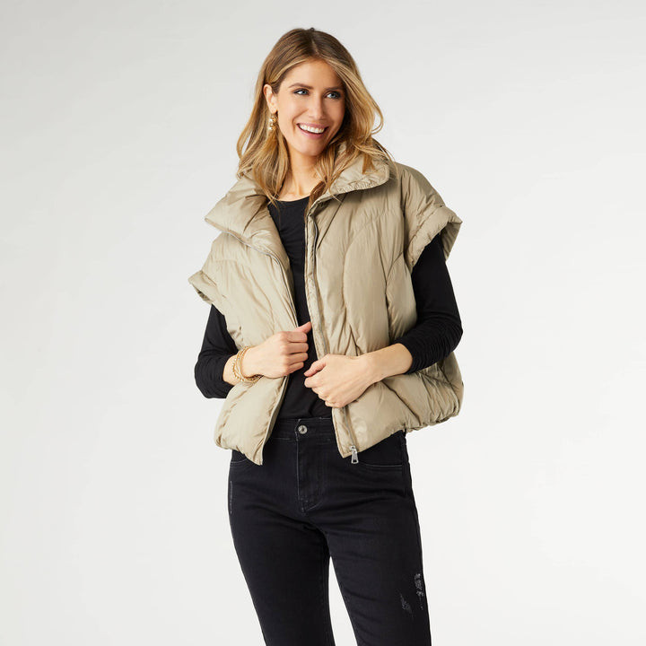 Puffer Vest: Black / L/XL