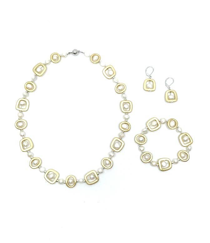 401 - Gold Geo Neck/ Pearls