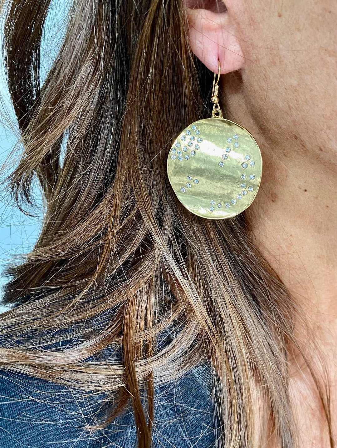 - Wavy disc dangle earrings: GOLD