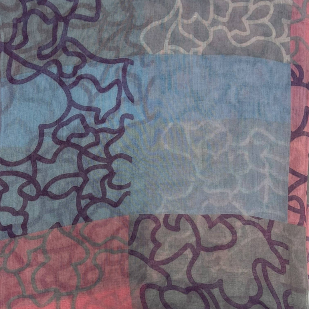 Random line on scarf: Blue