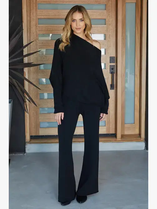 ASYMMETRICAL SWEATER: Black / XS/S