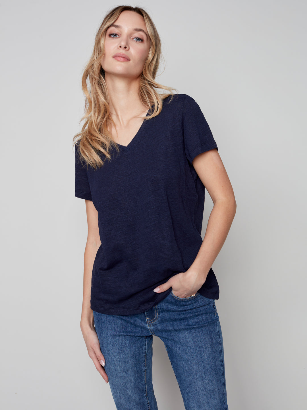 Short-Sleeved Linen T-Shirt with V-neck - C1231