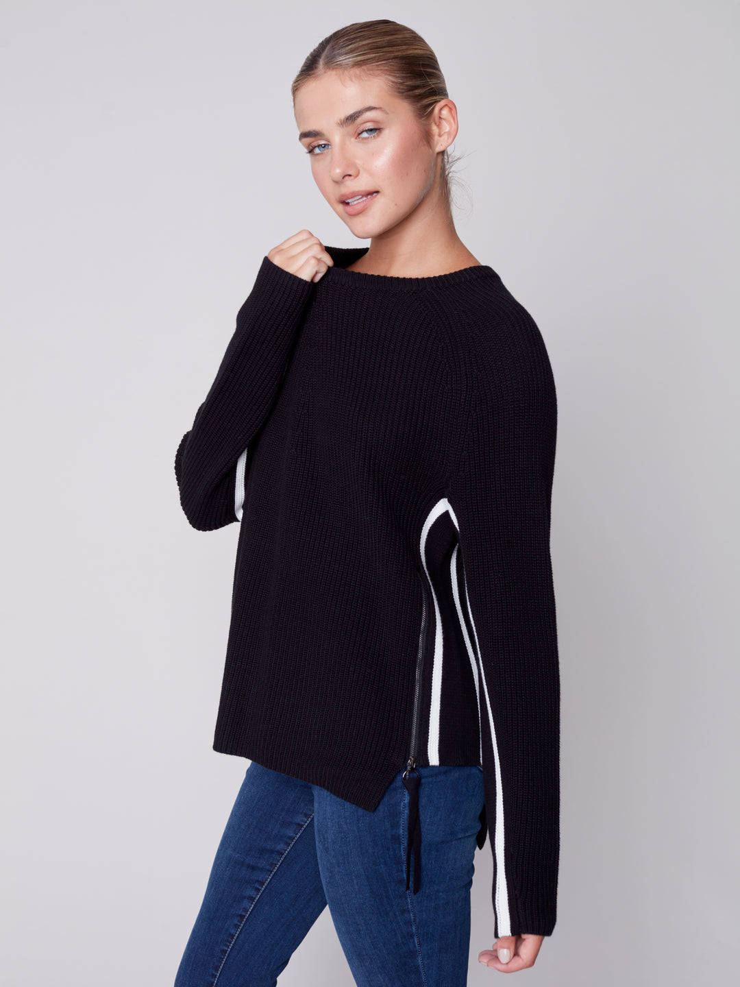 Raglan-Sleeve Sweater With Contrast Piping & Zipper Detail C2603