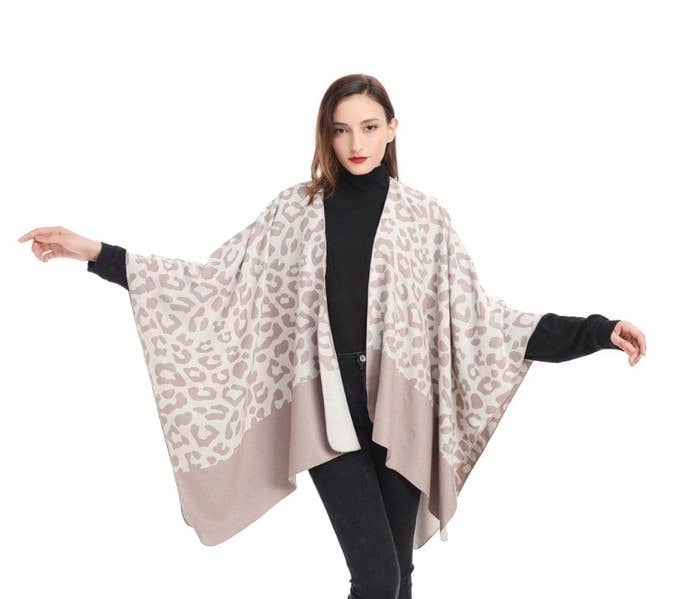 Cheetah Print Reversible Cape: 02 Black