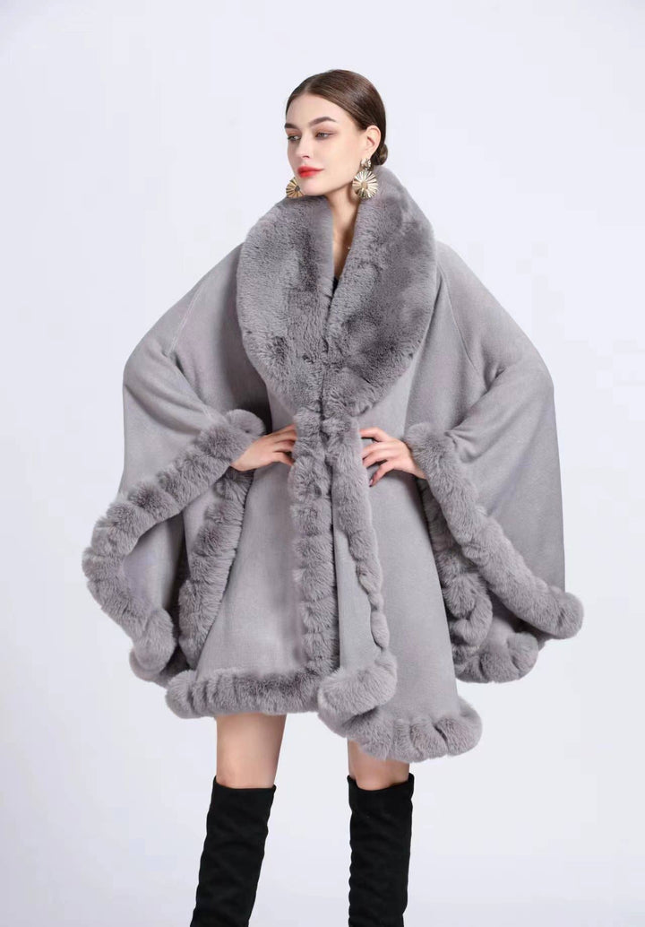 628 Soft super snuggling poncho with faux fur trim details: Pink