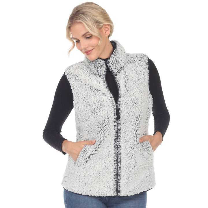 Zip up sherpa vest: Black / M
