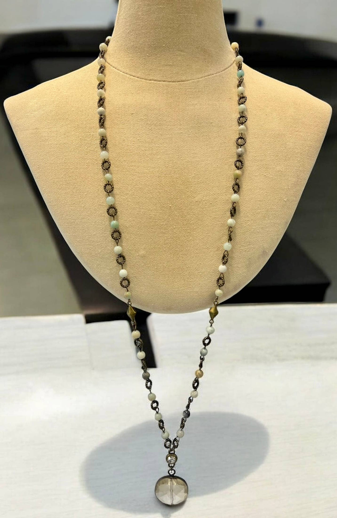 Amazonite neck/ round pendant 