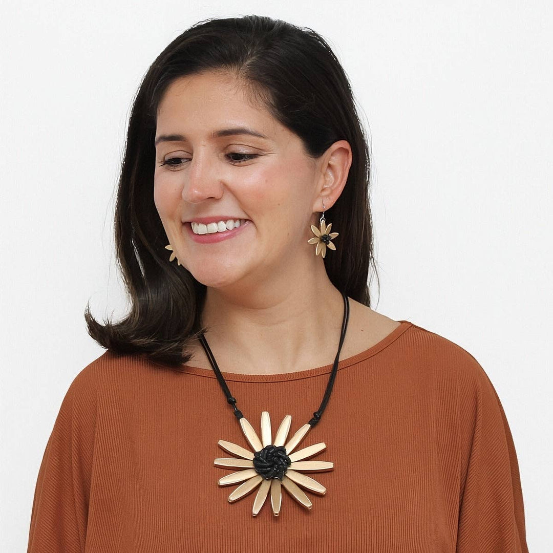 Gold Amaya Flower Necklace