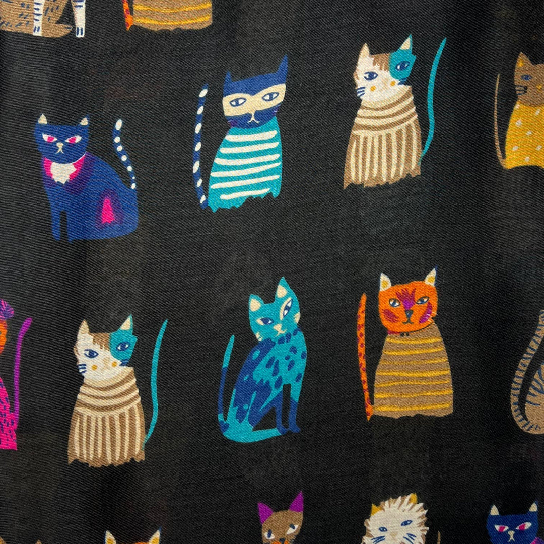 Cat with costumes print: Cream