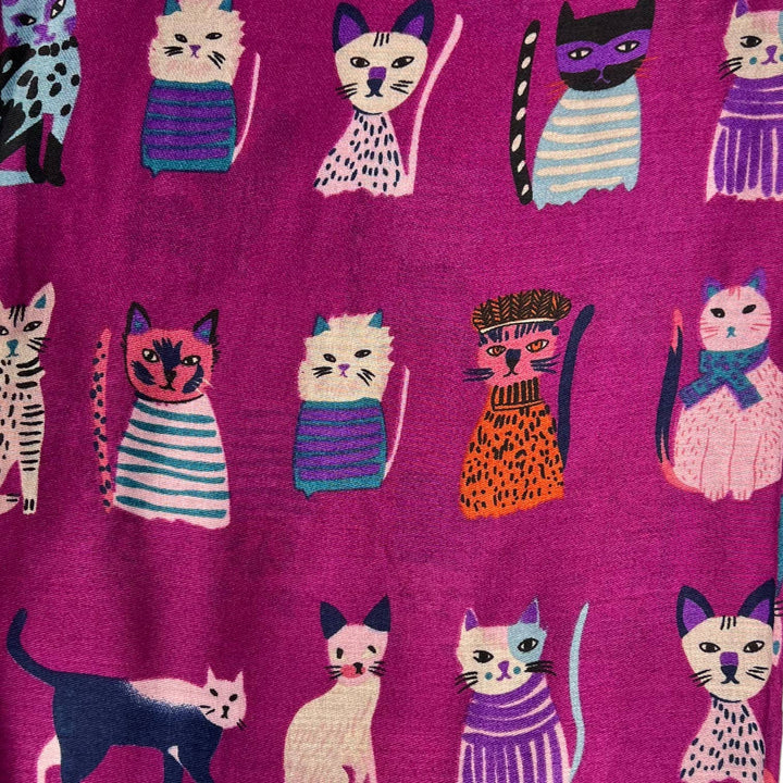 Cat with costumes print: Cream