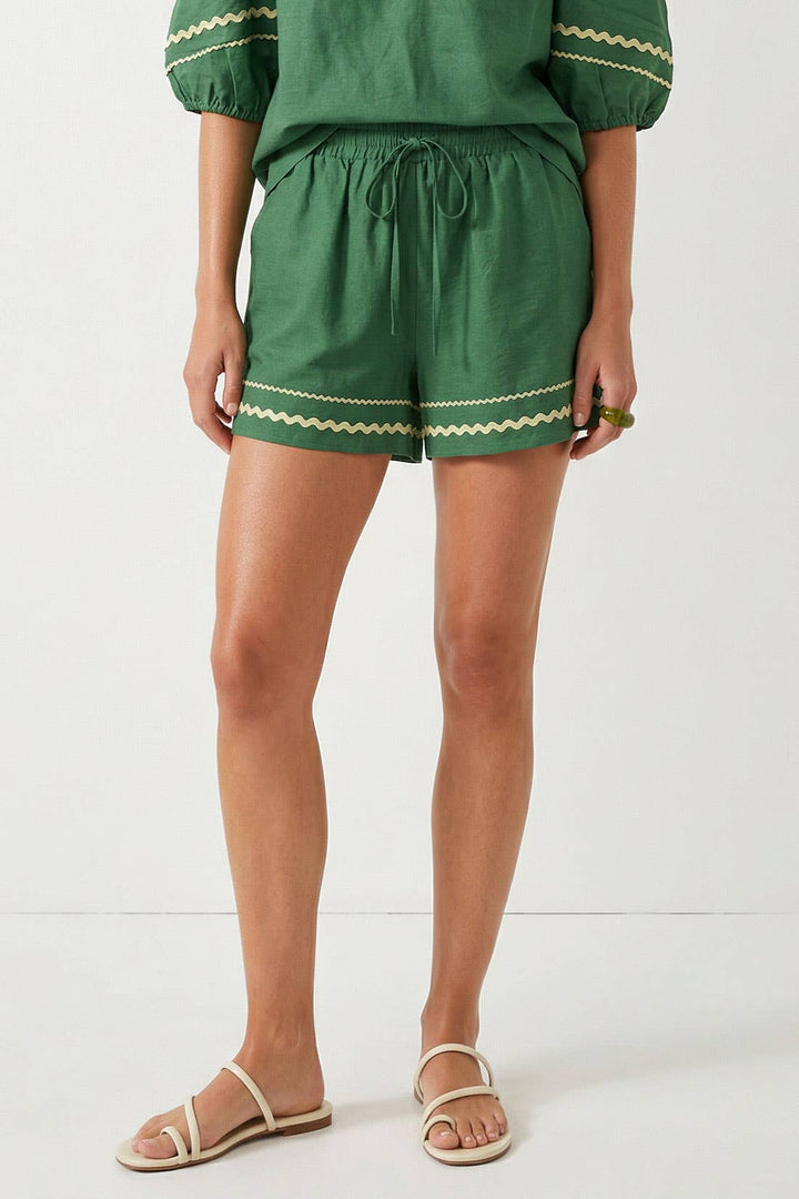 Trim Linen Shorts: Red