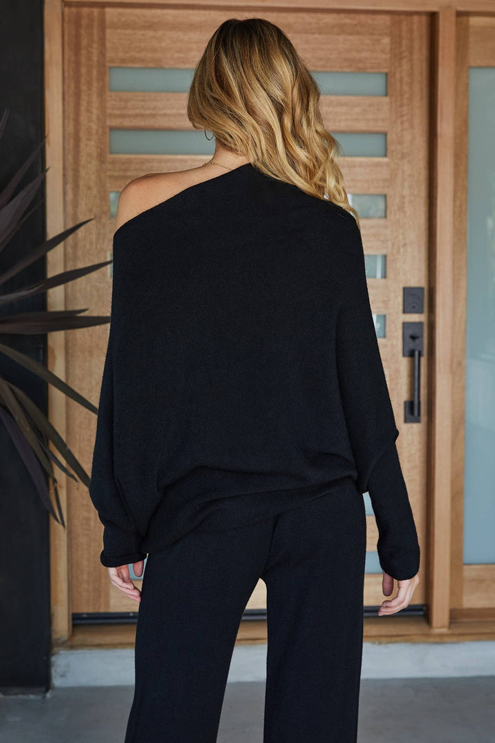 ASYMMETRICAL SWEATER BLACK): M/L
