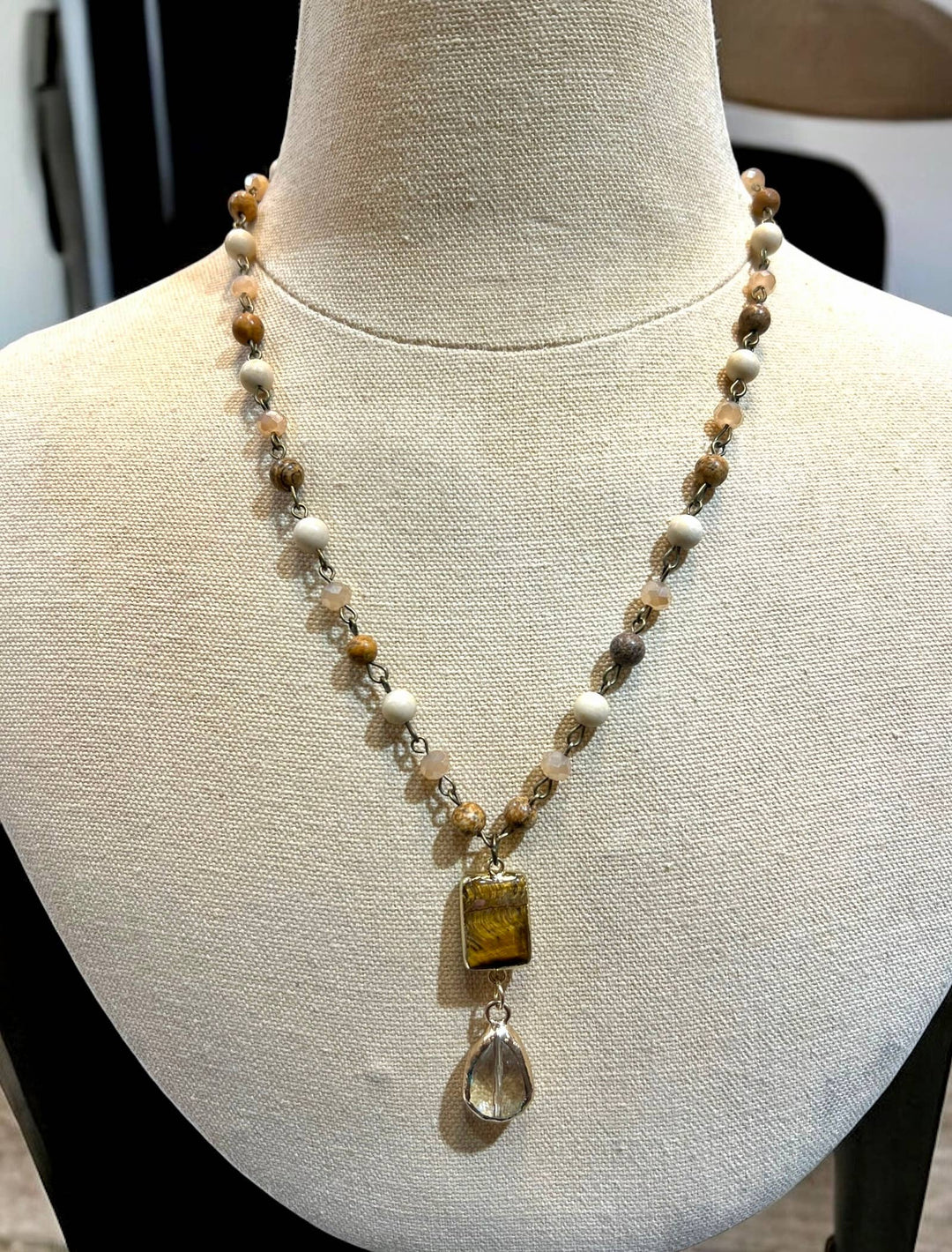 Jasper Neck with Pendant