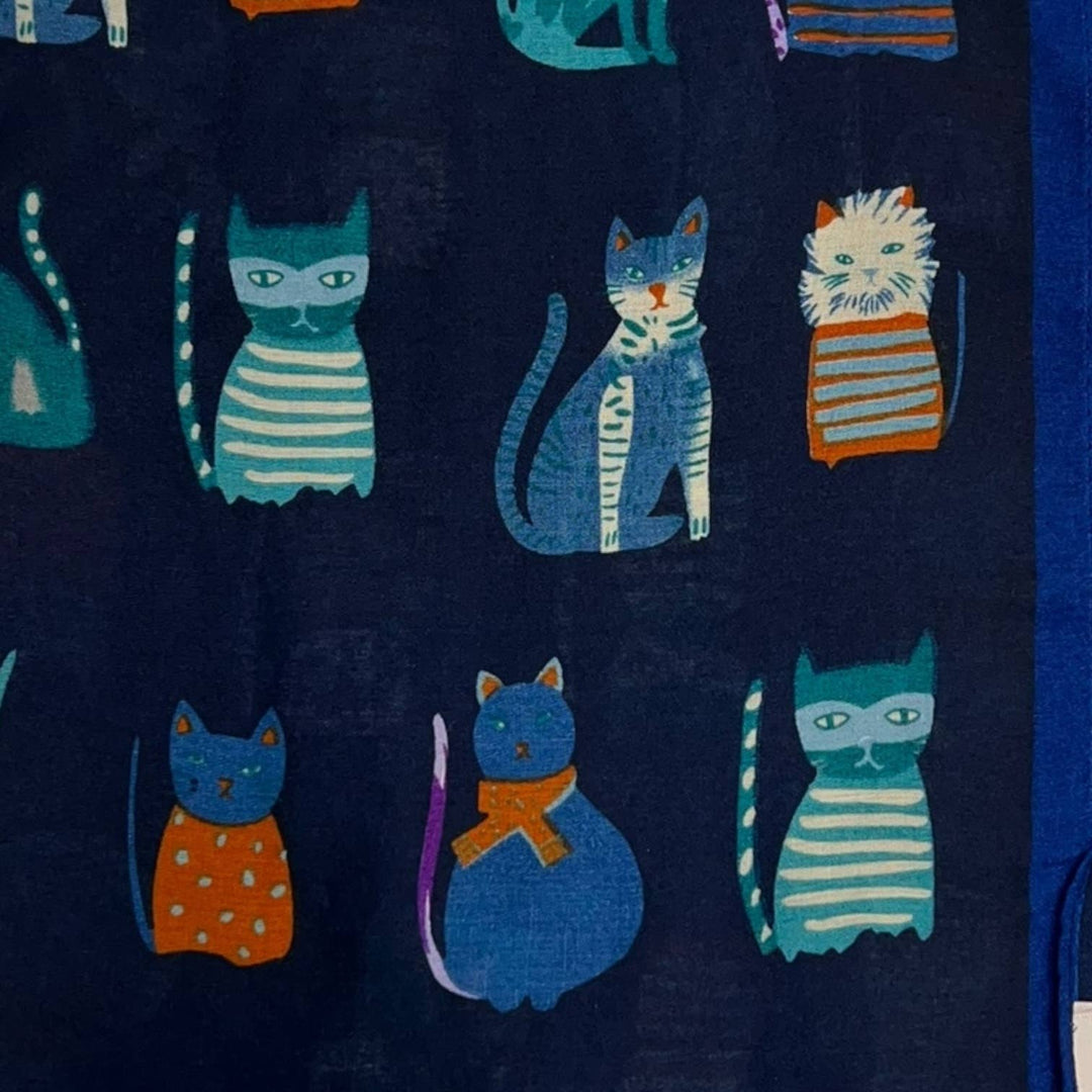 Cat with costumes print: Cream