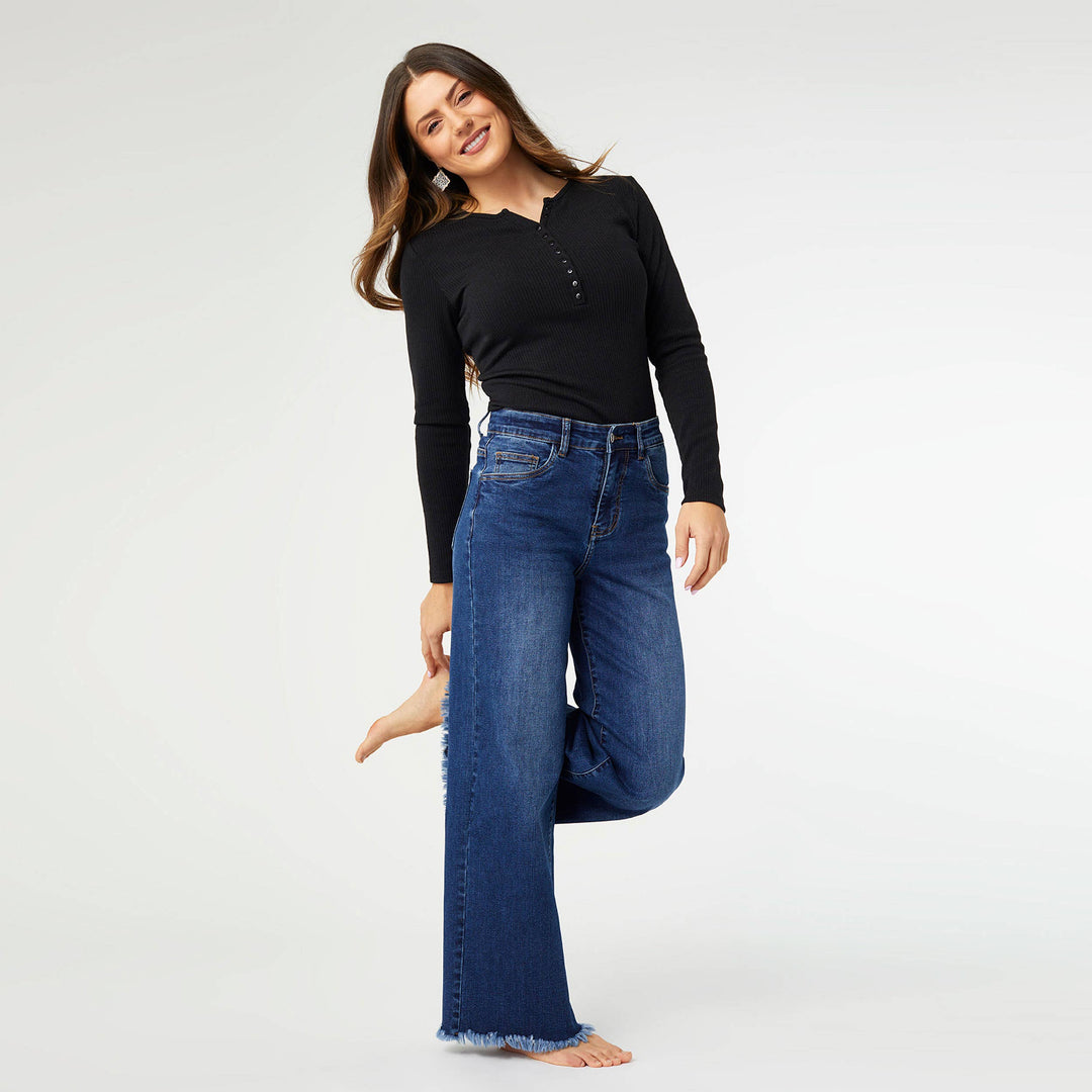 Wide Leg with Frayed Bottom: Dark Denim / S