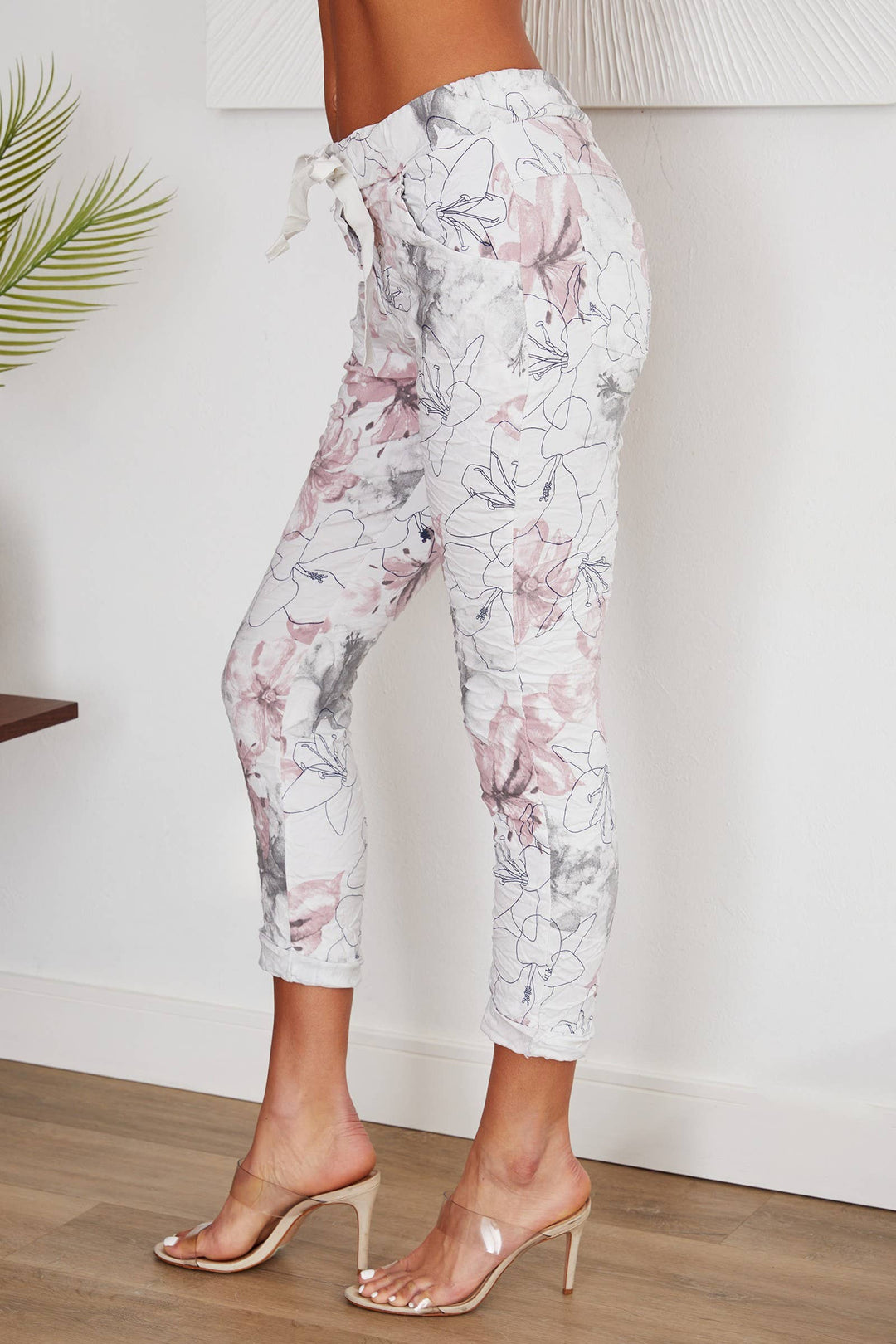 FLORAL PRINT CRINKLE JOGGER WHT): XS