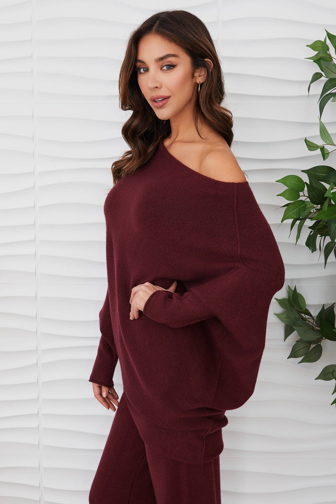ASYMMETRICAL SWEATER WINE) M/L